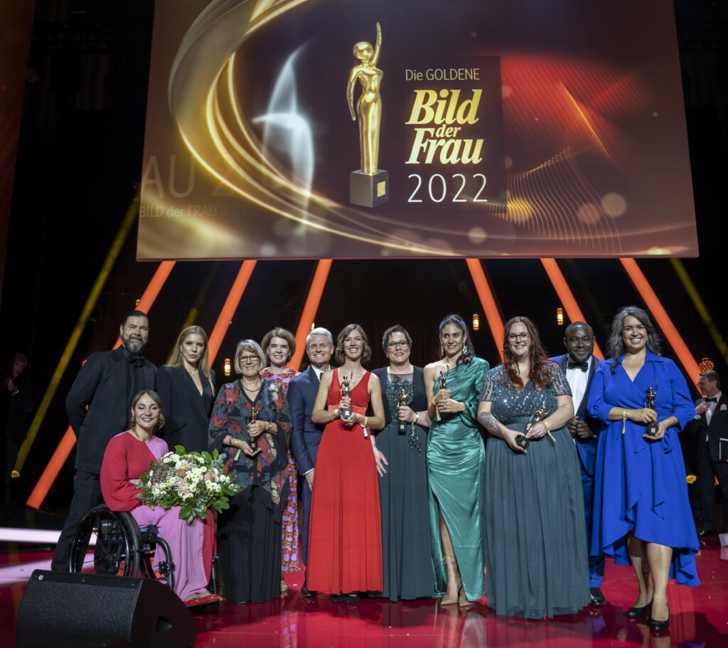 GOLDENE BILD der FRAU 2022
© BILD der FRAU / Andreas Friese
PHOTOGRAPH: Andreas Friese 
PORTFOLIO:         www.friese.tv
EMAIL:   post@andreasfriese.de
PHONE:      0049 1525 249 1681
Es gelten meine AGBs