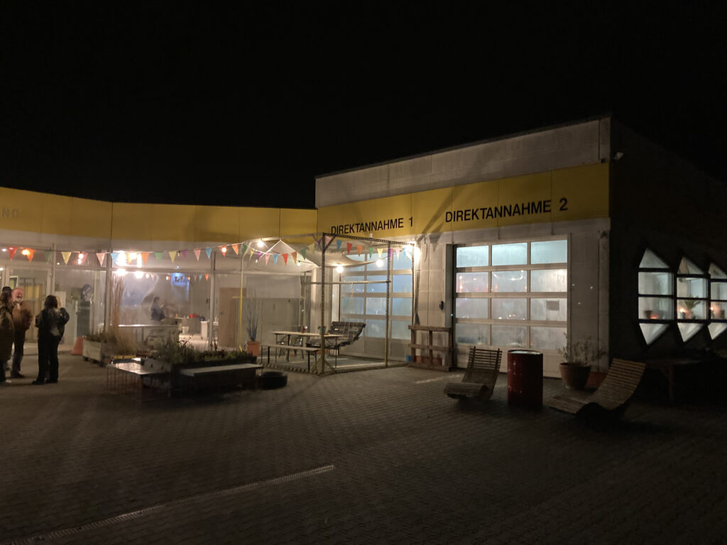 Das Glashaus – mit dem Café Direktannahme